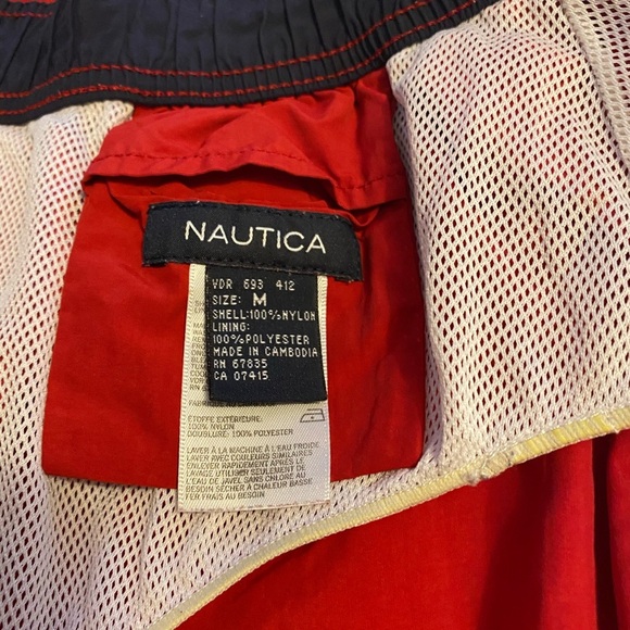 NÁUTICA men’s size M solid red swim trunks. - Picture 6 of 6